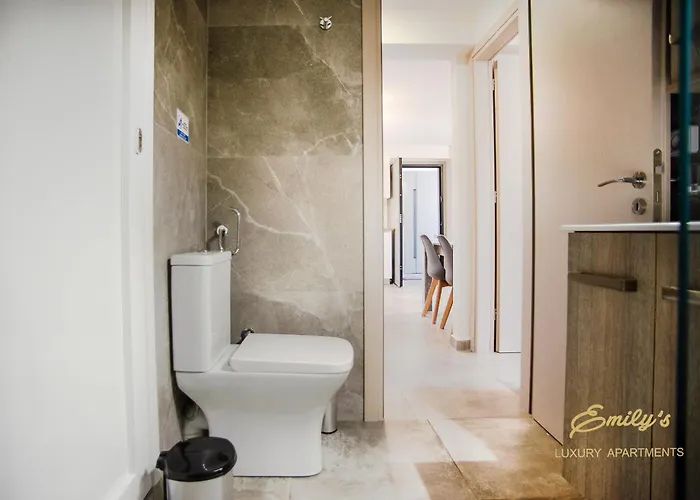 Emily's Luxury Apartments/ Garden 度假居 *