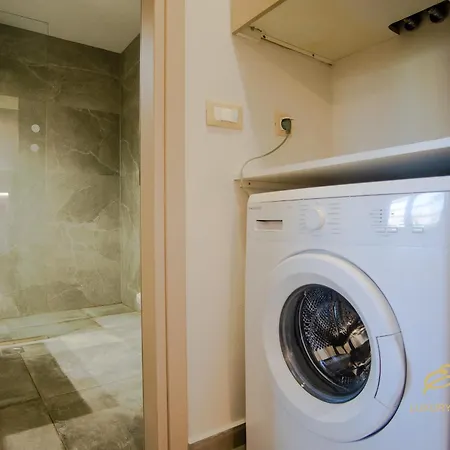 Emily's Luxury Apartments/ Garden