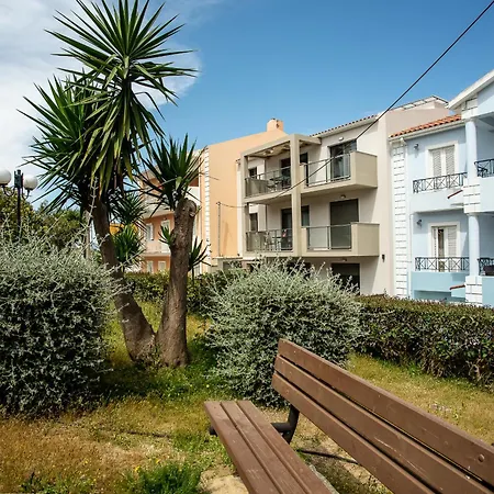 Dom wakacyjny Emily's Luxury Apartments/ Garden