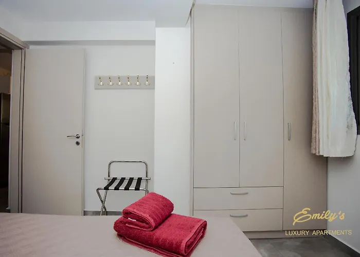 Emily's Luxury Apartments/ Garden Argostoli (Kefalonia)