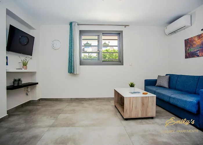 Vakantiehuis Emily's Luxury Apartments/ Garden