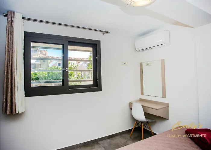 Emily's Luxury Apartments/ Garden Vakantiehuis Argostoli (Kefalonia)